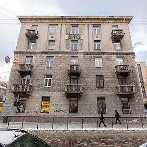 з балконом і парковкою Апартаменты