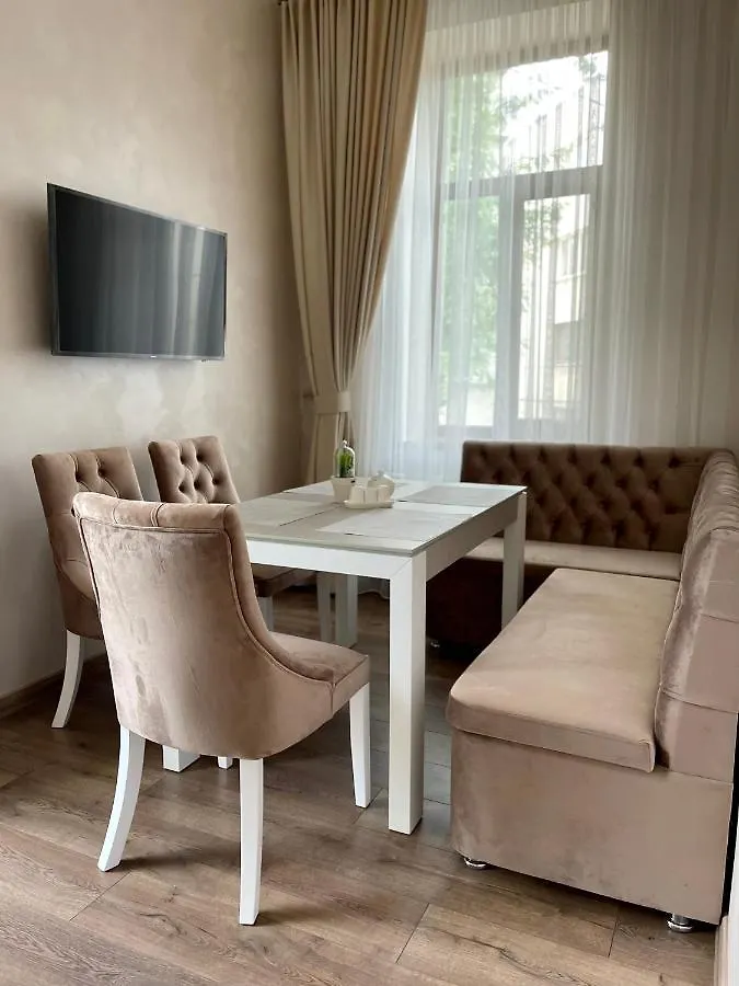 Pride Apartment Львов 0*,  Украина